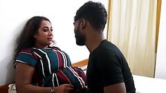 Madrastra tetona tiene sexo duro con hijastro