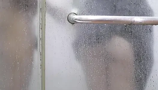 BOKEP INDO SON ENDONEZYALı KıZ EN SEVDIĞI SATEN ELBISESINI GIYEREK DUŞTA SIKIŞIYOR GÖTÜ SÜPER SEKSI VE TOMBUL