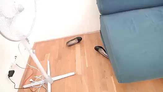 Satu wanita dua pria - pelacur diludahi dan dicrot sperma