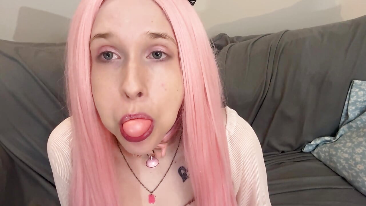 Brattige Bubblegum-schlampe Bläst Blasen