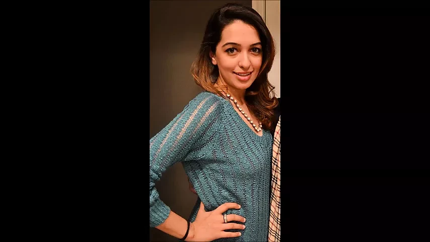 Desi Paki Girl Kiran Showing Off For Her Boyfriend