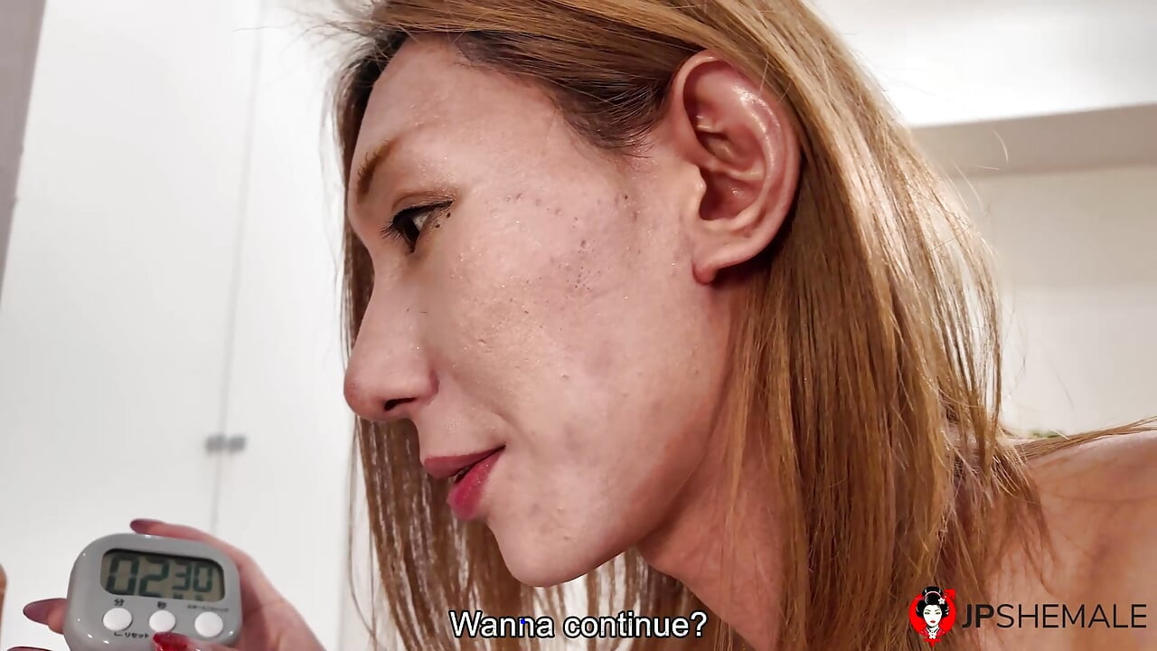 애널 액션으로 자지를 따먹는 일본 음란한 복장 도착자 Miku Ashida