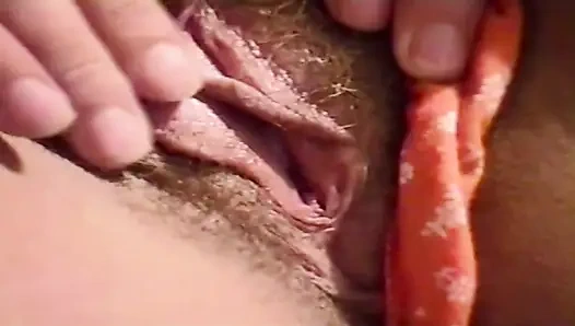 Latina zeigt sich vor stiefsohn, um ihn zum masturbieren und kommen zu bringen