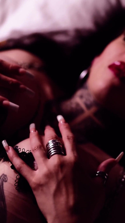 Erotický video dárek k jeho narozeninám