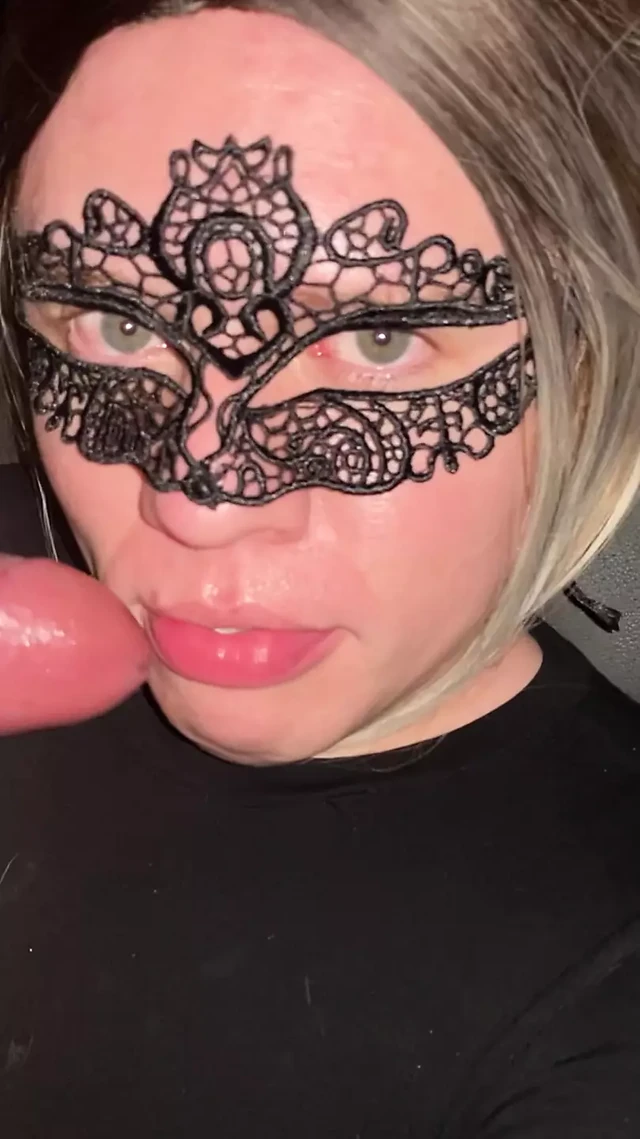 Trans slut, paid the taxi driver with a blowjob