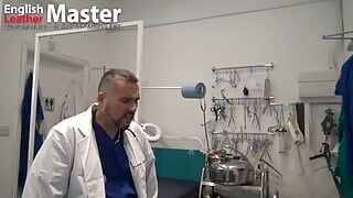 Gruby lekarz zawstydza i upokarza pacjenta za posiadanie małego penisa - zapowiedź
