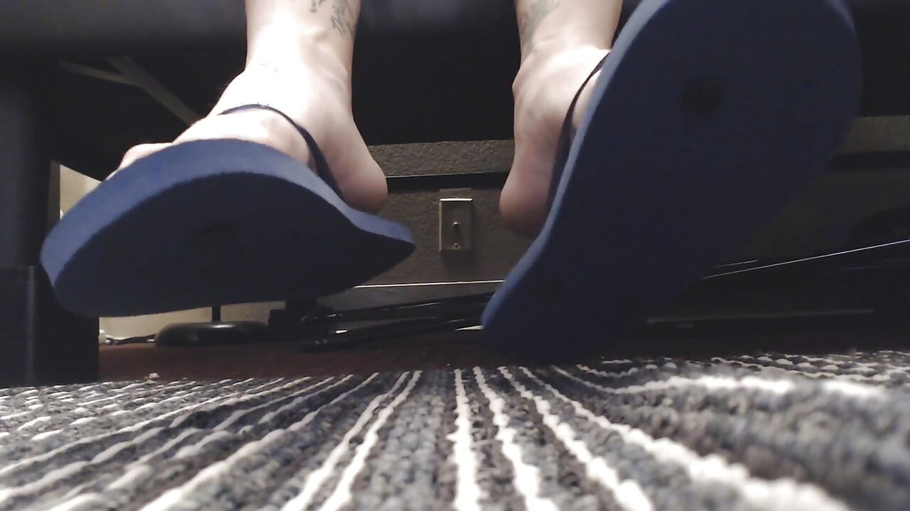 Navy toe play em chinelos