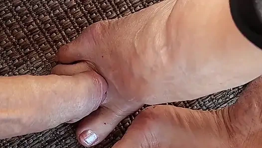 Komm draußen auf Selenas füße