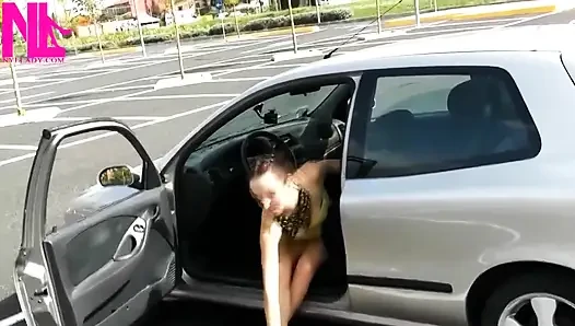Sinnliches baumeln in sexy, von Schlangen entworfenen Ballettflats