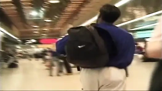 Британские приключения Big Omar: Анальные крошки на Канале (2001)