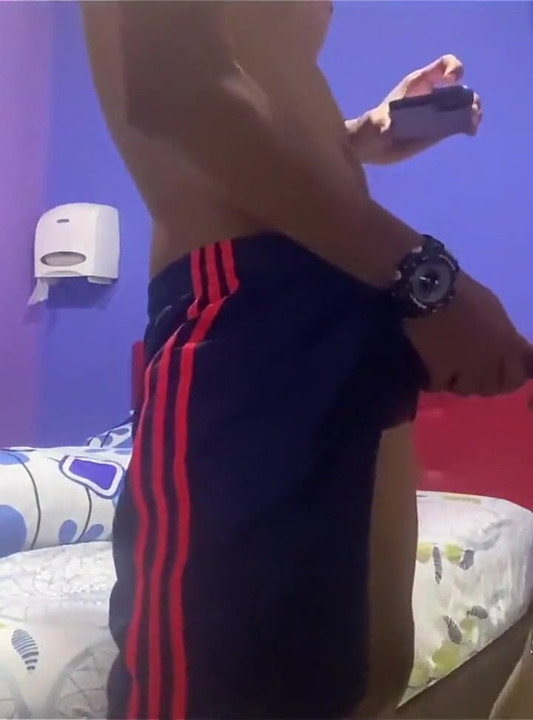 Seks di hotel gay sama cowok straight yang penasaran