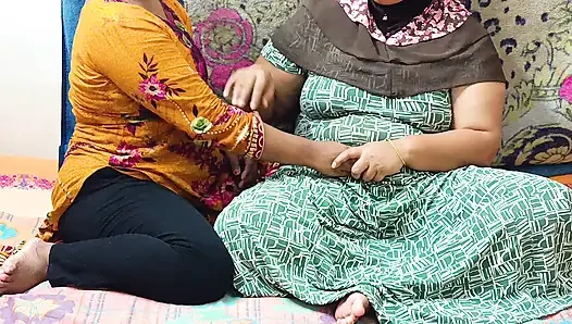 Nettes asiatisches teen, indisches bengalisches schulmädchen und Desi Bhabhi heiße fingern mms