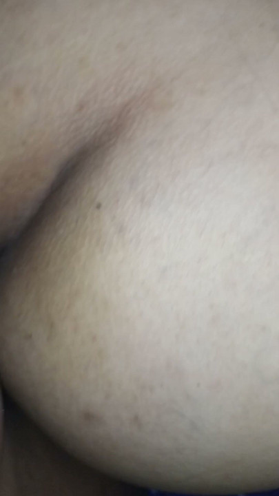 Bhabhi hindú con culo enorme que se deja creampie en la concha | Clip 1