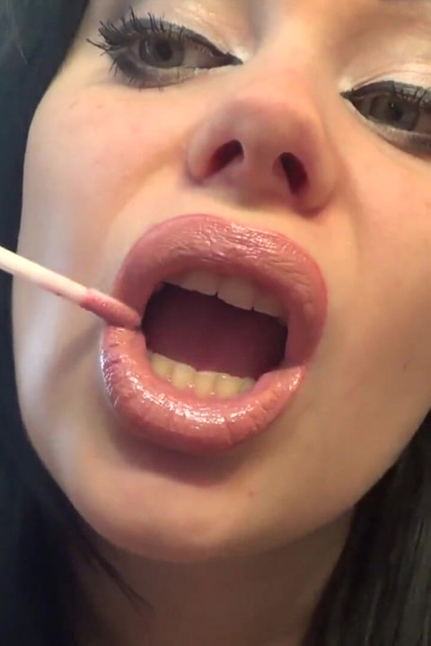 Gentle giantess/lips/mouth clip swallowing