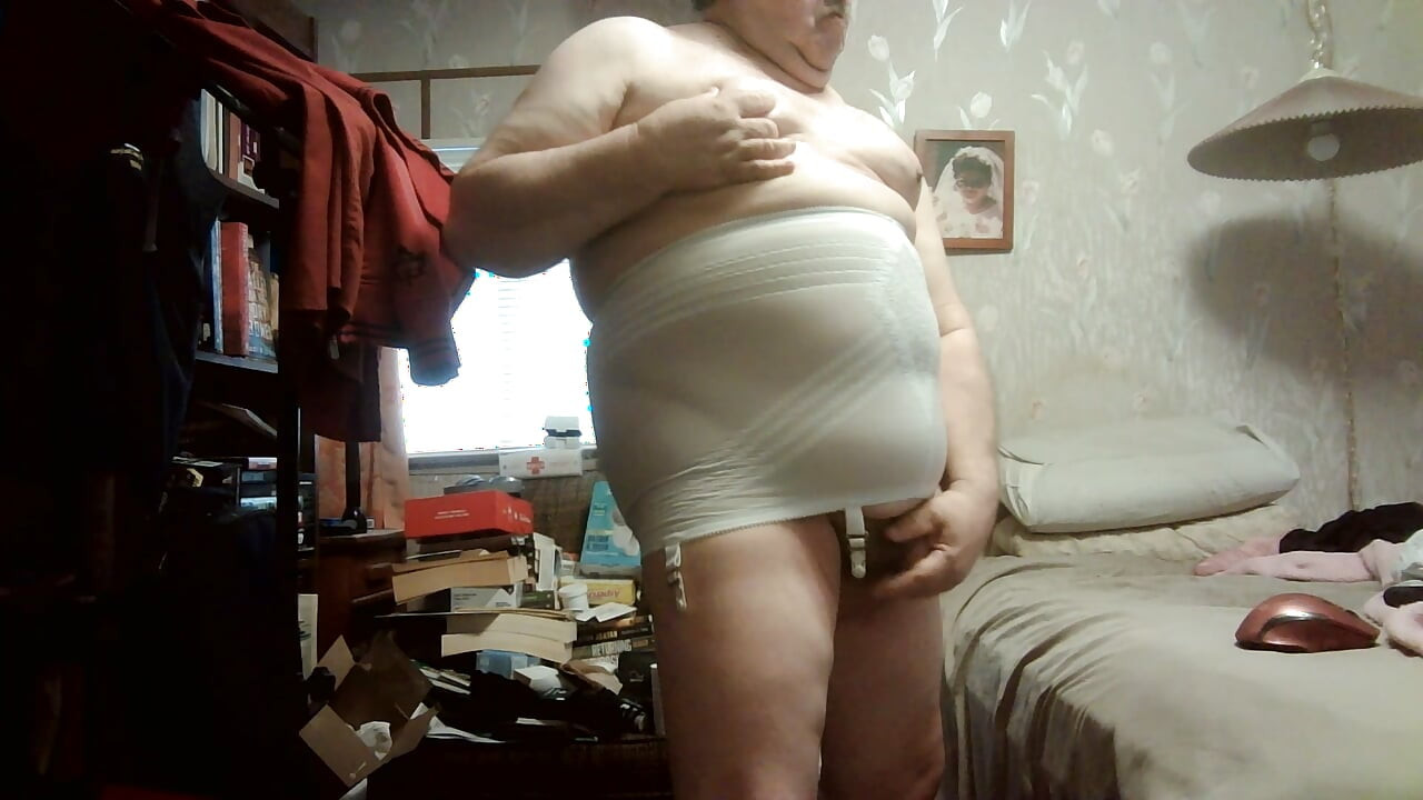 MY FAT WIENER AND FAT ASS PLAY 2