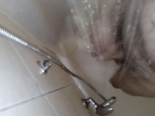 duş altında