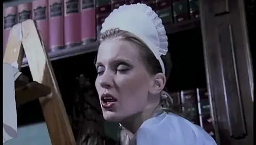 Горничная Просто Ждала Большой Чёрный Член Для Своей Задницы