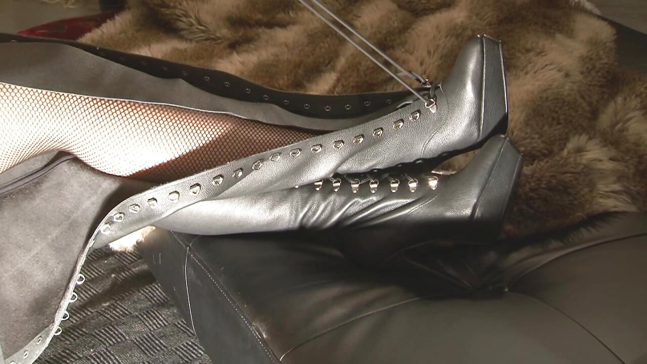 Lacing up My New Leather Thigh High Boots - HD!