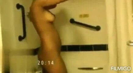 Masturbacija i igranje u kupatilu