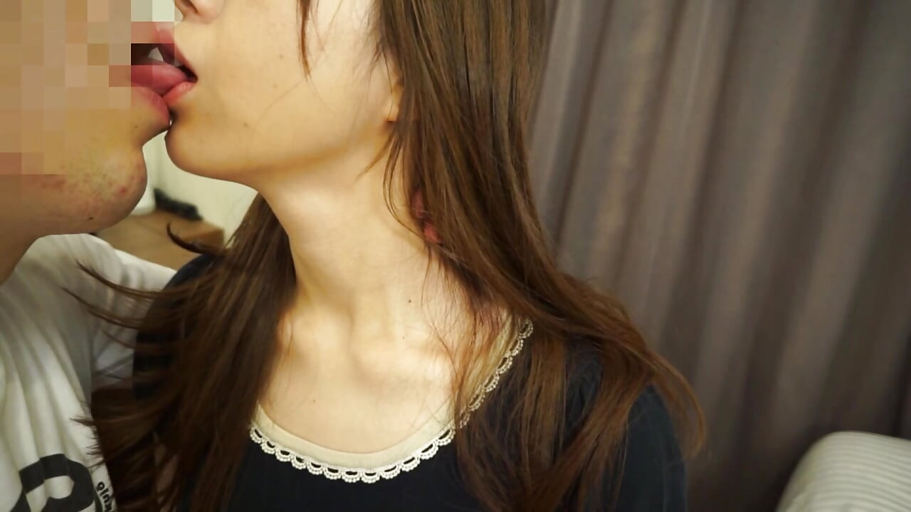 A086B10 A frustrated wife who is full of dissatisfaction with her sex life with her husband who has been married for 4 years! "Hit all the way to the back~!"