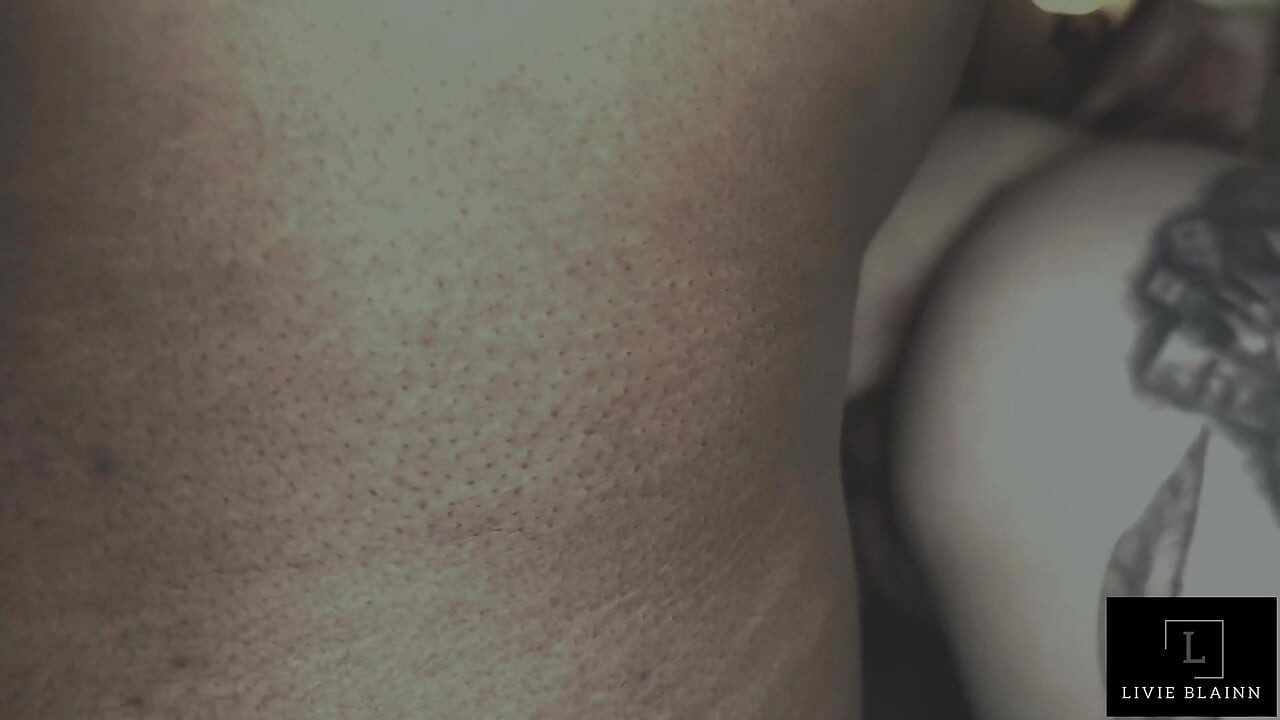 Xoa bóp chân của tôi và tôi sẽ cho bạn một điều trị