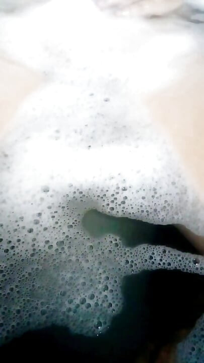 Mature wife bath time, orgasm, fingering