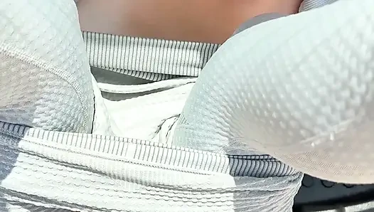 Mornign halkın içinde zinde ve araba bagajında şiplak sikişiyor