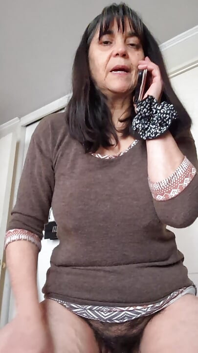 Stepmother silente shwing her lover on camera Who  is Washington armando without underwear