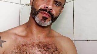 Dick onder de douche