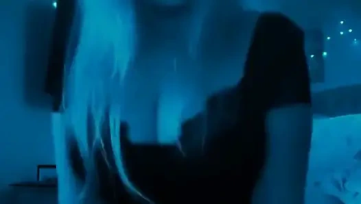 Kızlar seks ve sürtük seviyor