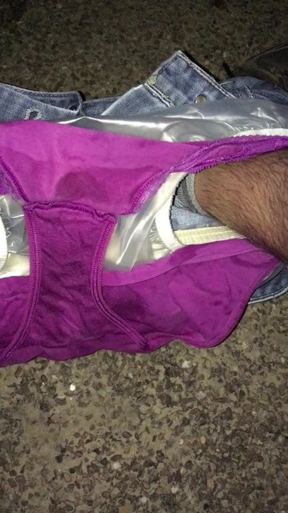 Pissing outdoors in iltwlp's panties