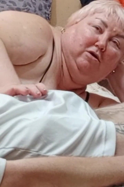Girlfriend Fingering and Giving Blowjob with Cum in Her Mouth