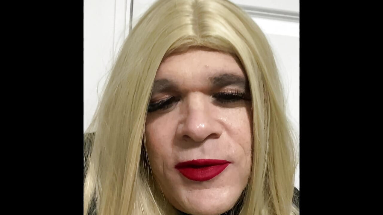 Crossdresser talking to Step Daddy ans a CD trying to really get them to come over and play, make our, Suck cock, lick asshole