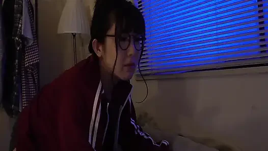 Blowjob-unterricht spät in der nacht von einer unerfahrenen stiefschwester