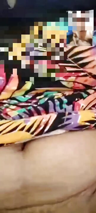 Bangladeşli gerçek çift görüntülü görüşme sahnesinde mastürbasyon yapıyor-1