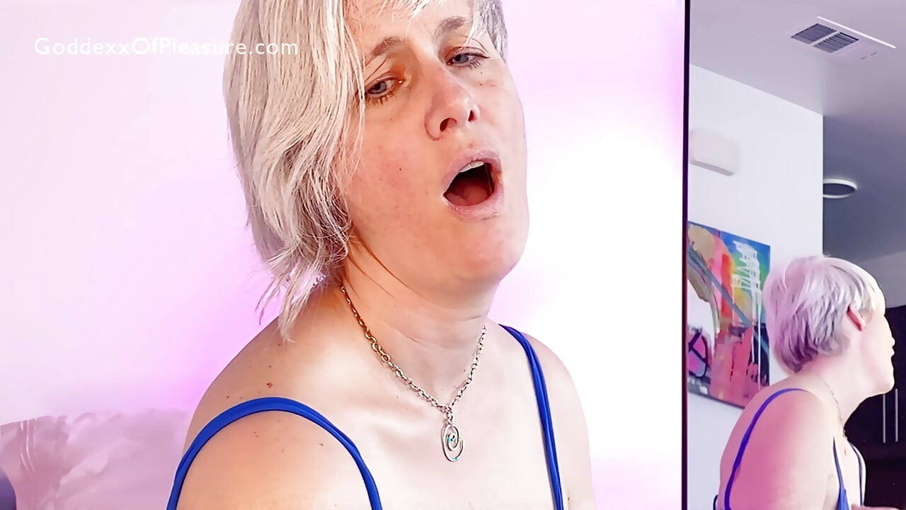 Helping Mommy Pick Out The Best Bra While She Tells Me How To Touch Myself & Cum JOI CEI