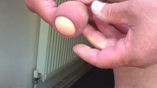 Крайняя плоть с резиновым яйцом