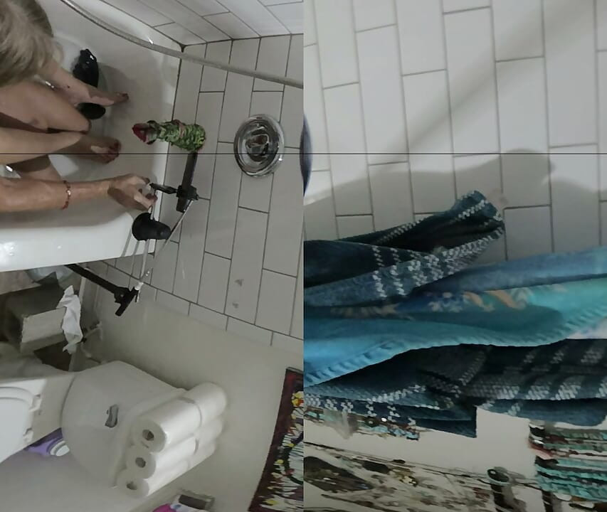 Lizzy Yum VR October 2026 Bathing Masturbation Dilating