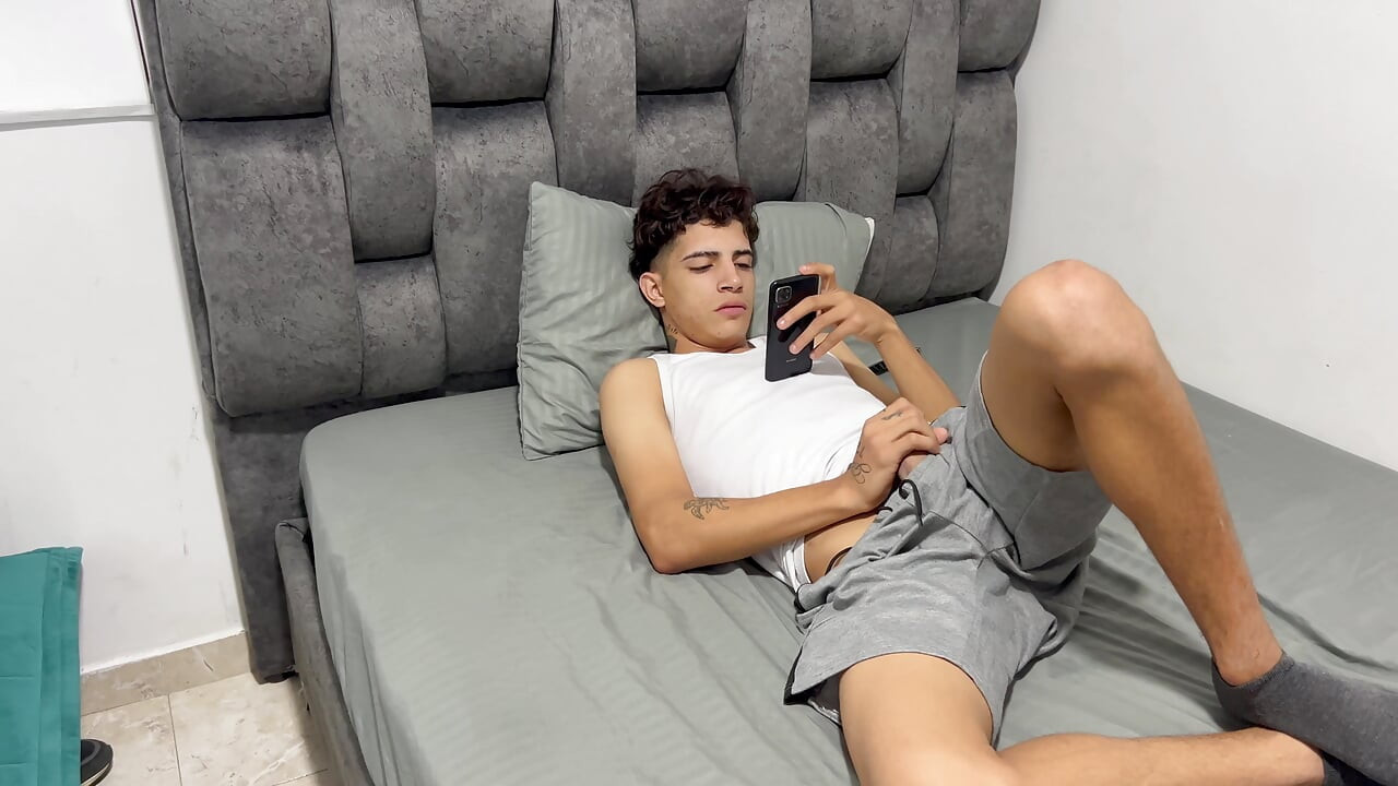 My young stepsister catches me my stepmom and joins the action and have rich hardcore sex