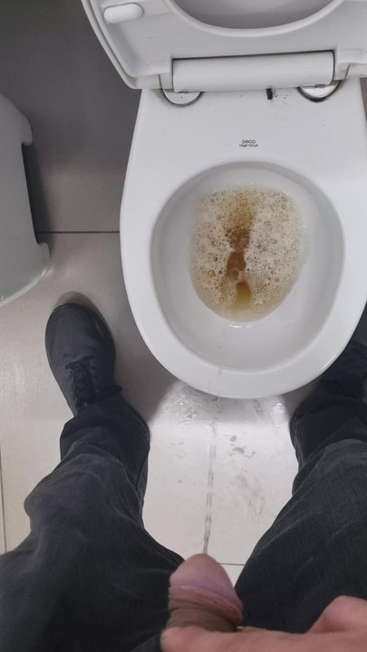公衆トイレで