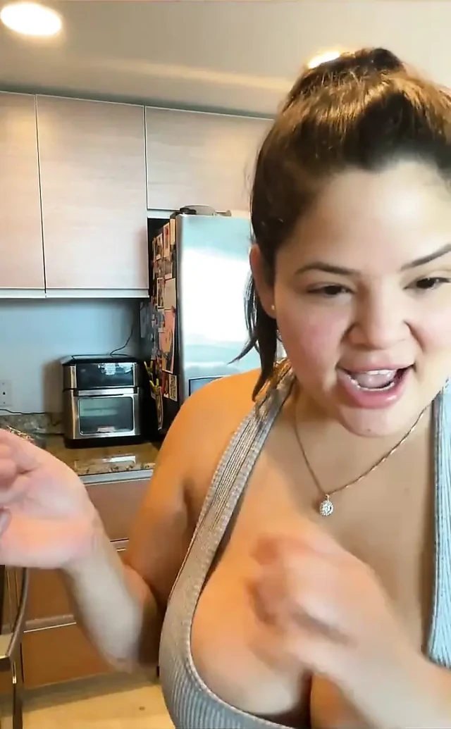 Live Stream with Dani Valentina