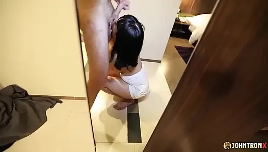 Johntronx - büyük memeli Asyalı orta yaşlı seksi kadın bir profesyonel gibi sert sikişiyor