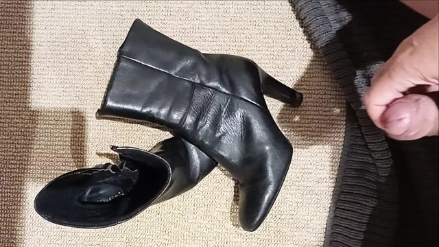 Everyday ankle boots fucked and squirted