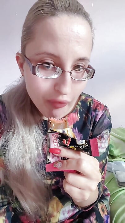 Asmr protein bar şekersiz yiyor