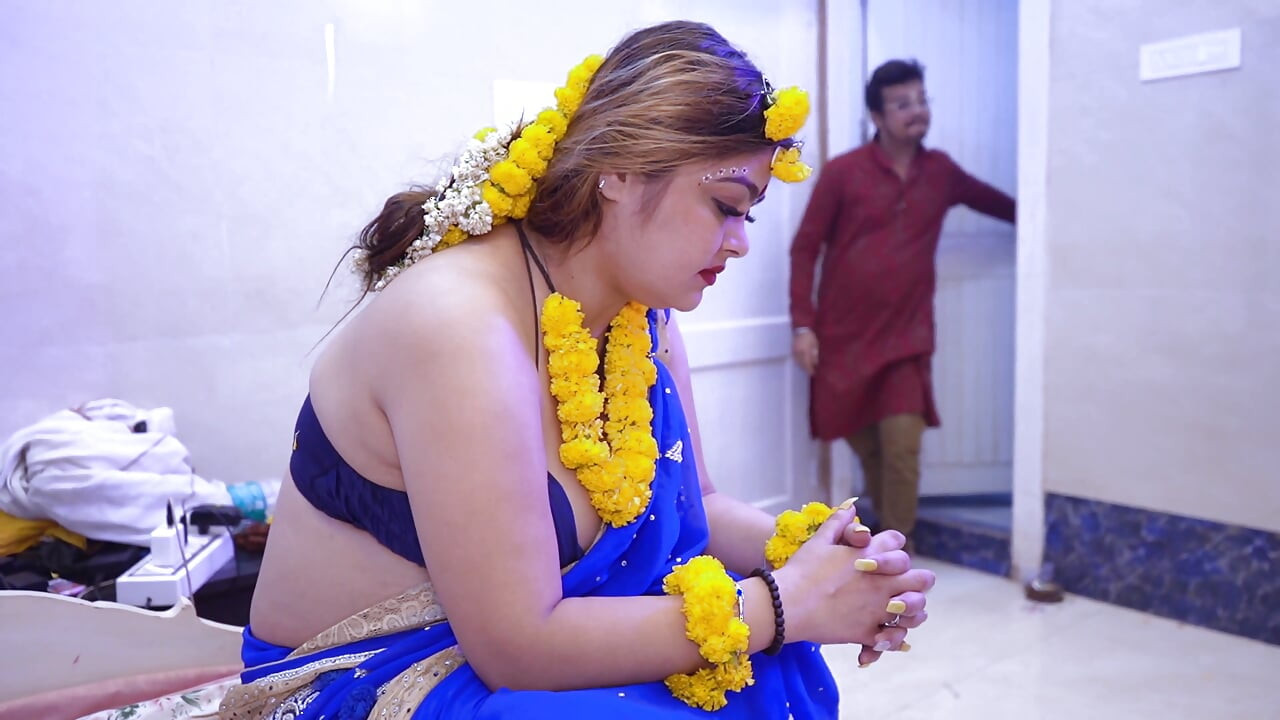 Verklig indisk knubbig tjej bröllopsnatt kärlek och sex