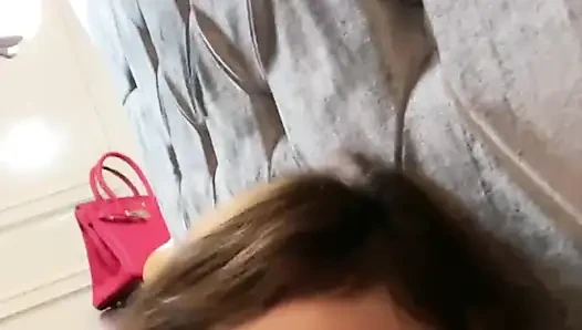 Masturbasi liar mengubah gadis pemalu menjadi pelacur nakal
