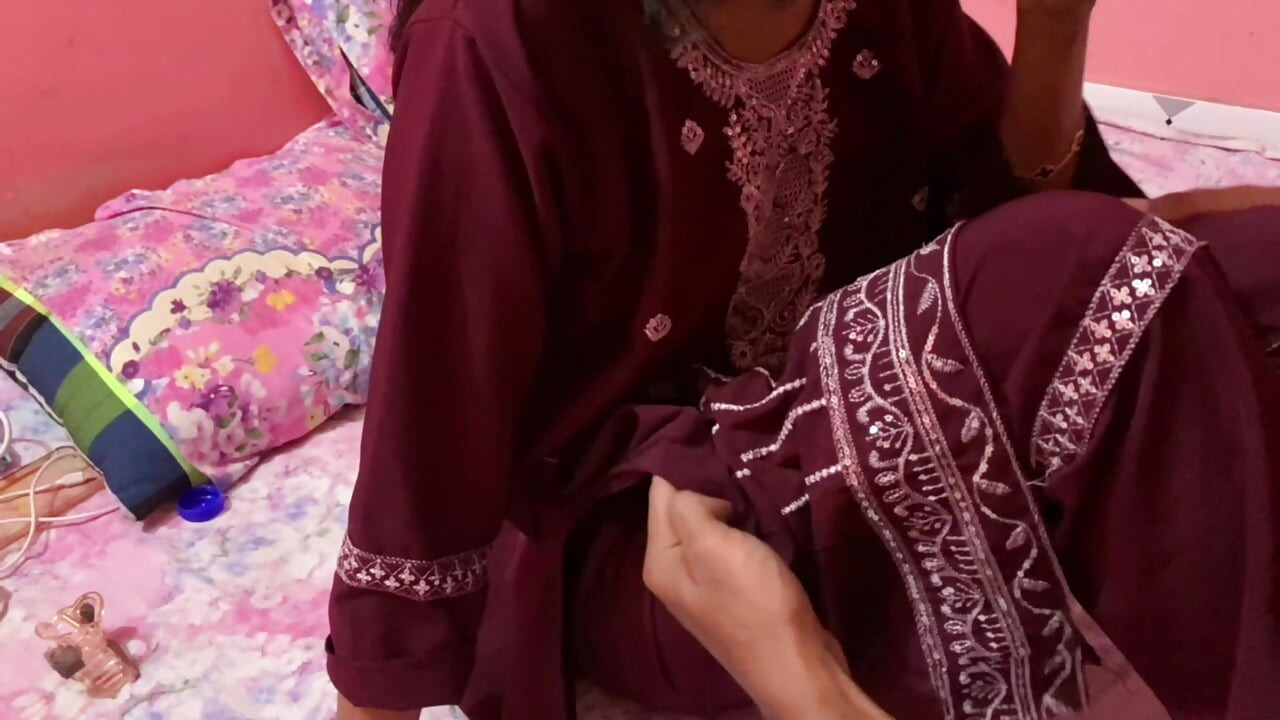 Cute Bangladeshi Girl XXX Video with Boyfriend Room – Cute and Virgin Sexy Girl