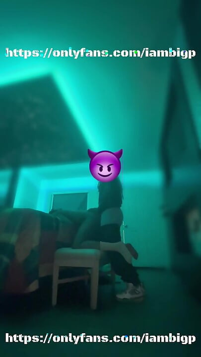 She Likes to Twerk Before Getting Fucked