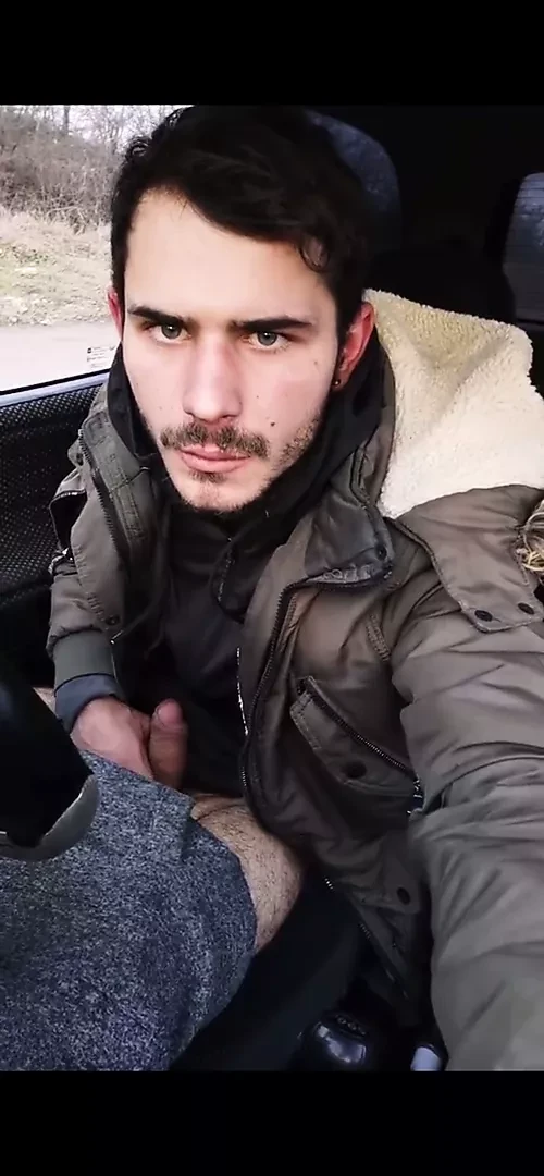Román fiú cirkáló autós bunkó