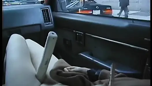 Şehir trafiğinde onu arabada küçük düşüren sapık ile banliyö kızıl saçlı araba sikişiyor